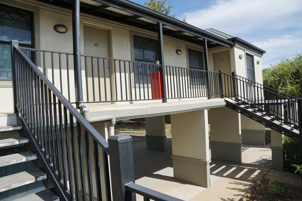 Narrabri Motel And Caravan Park Экстерьер фото