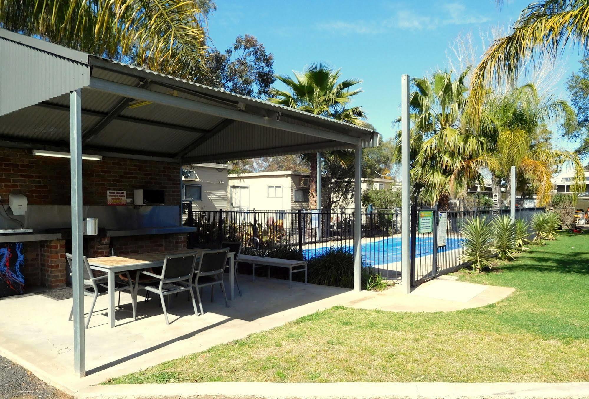 Narrabri Motel And Caravan Park Экстерьер фото